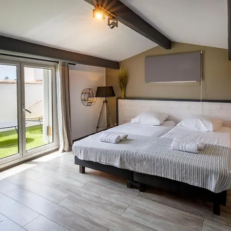 Villa Escapade Ensoleillee Avec Piscine Et Jacuzzi - Mathis Cote D'azur *