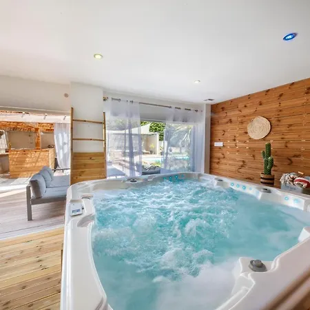 Escapade Ensoleillee Avec Piscine Et Jacuzzi - Mathis Cote D'azur * Αντίμπ