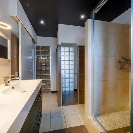 Escapade Ensoleillee Avec Piscine Et Jacuzzi - Mathis Cote D'azur